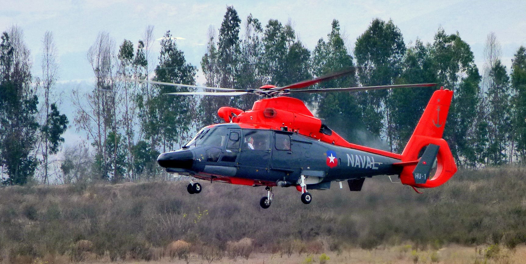 File:Eurocopter AS365 Dauphin de la Aviación Naval de Chile.JPG
