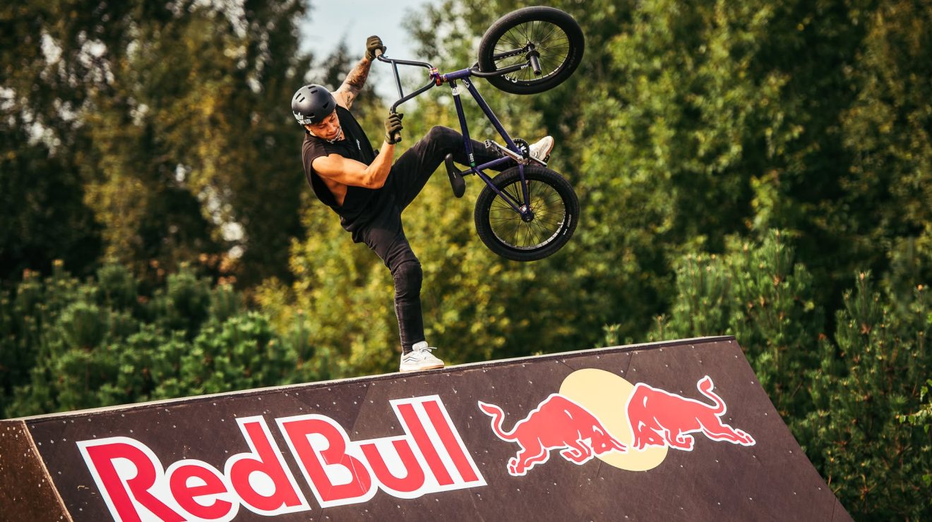 Kvapą gniaužiantys skrydžiai grįžta į sostinę: Vilniuje paaiškės Lietuvos BMX dviračių čempionas